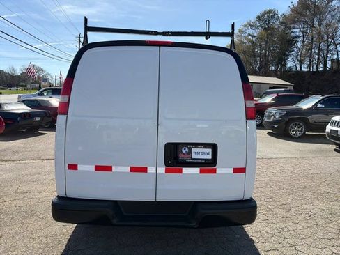 Used 2018 Chevrolet Express 2500 RWD image 8