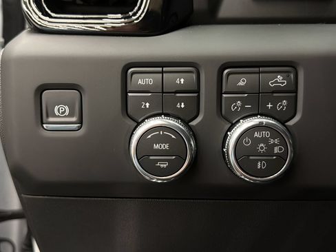 Used 2026 GMC Sierra 1500 AT4 w/ AT4 Premium Package AWD/4WD image 31