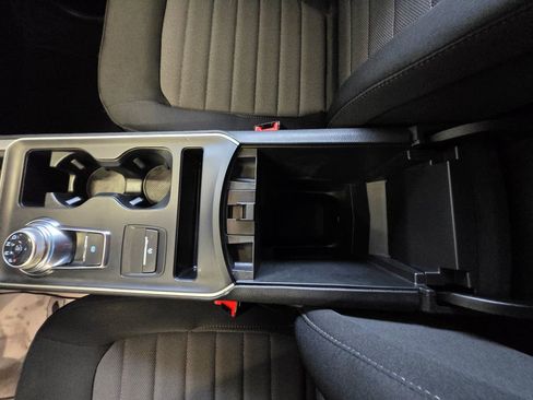 Used 2022 Ford Edge SE w/ Black Appearance Package image 21