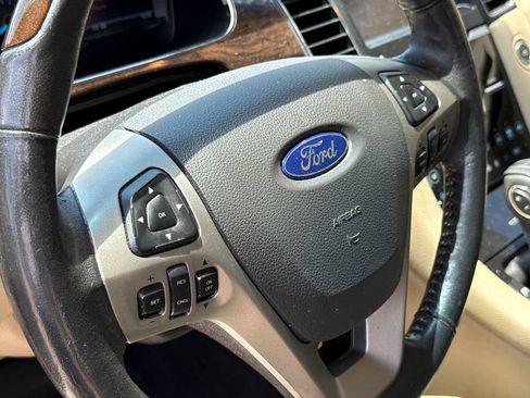 Used 2014 Ford Taurus Limited w/ Equipment Group 301A FWD image 24