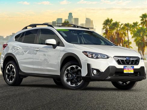 Used 2022 Subaru Crosstrek 2.0i Premium w/ Moonroof Package image 2