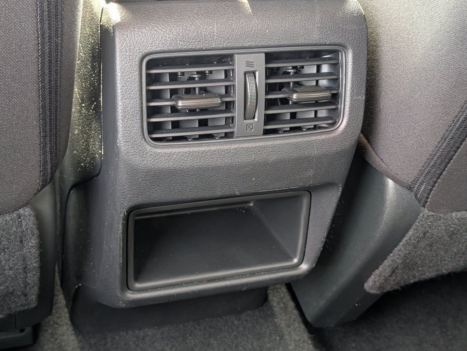 Used 2024 Nissan Rogue S FWD image 19
