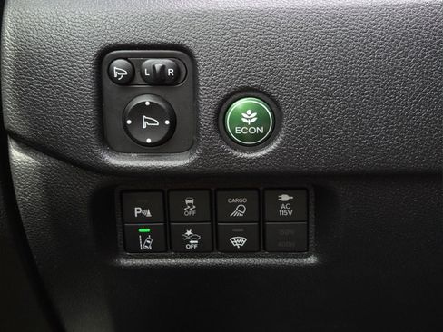 Used 2025 Honda Ridgeline Black Edition image 17