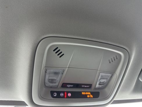 Used 2020 Chevrolet Traverse LS image 26