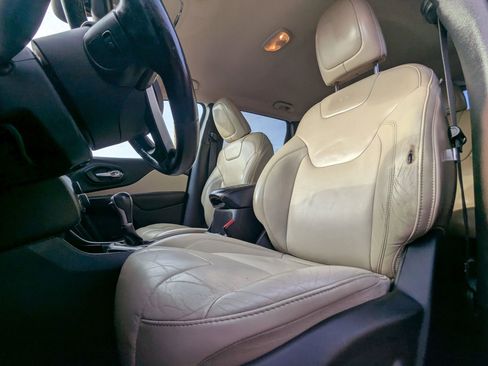 Used 2015 Jeep Cherokee Limited image 17