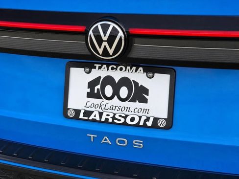New 2026 Volkswagen Taos SE AWD/4WD image 16