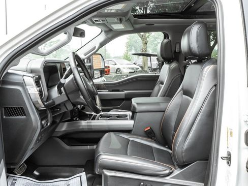 Used 2025 Ford F350 Lariat w/ Lariat Ultimate Package AWD/4WD image 25