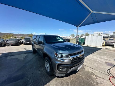 Used 2022 Chevrolet Colorado W/T w/ WT Convenience Package AWD/4WD image 2