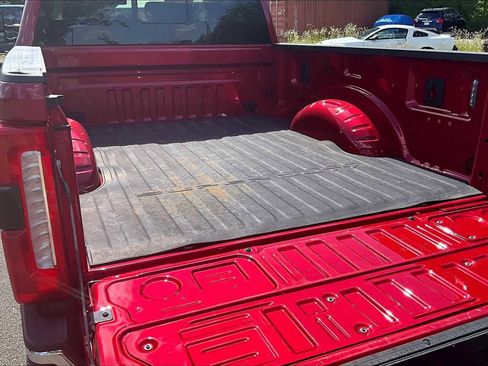 Used 2024 Ford F250 Lariat w/ Chrome Package image 31