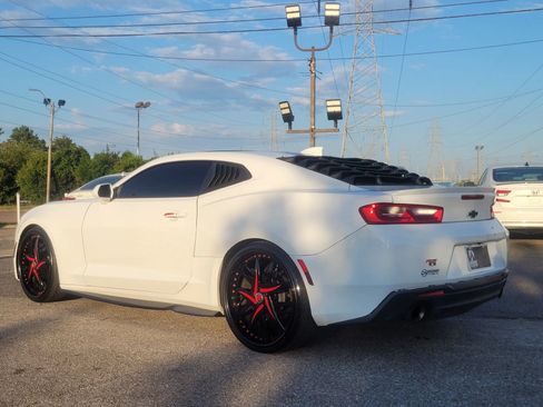 Used 2017 Chevrolet Camaro LT w/ RS Package RWD image 7