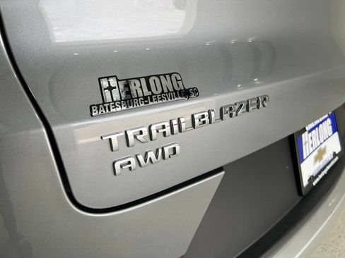 Used 2025 Chevrolet TrailBlazer LT AWD/4WD image 29