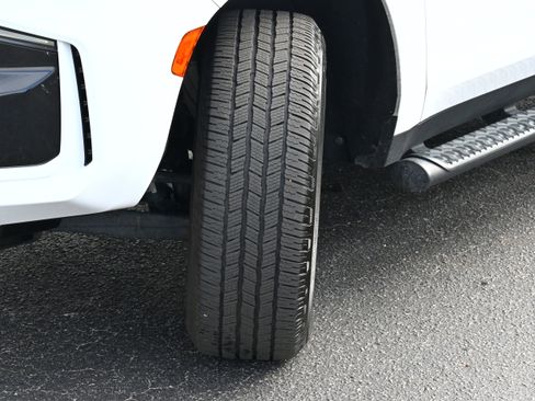 Used 2022 Chevrolet Tahoe Z71 w/ Luxury Package image 34