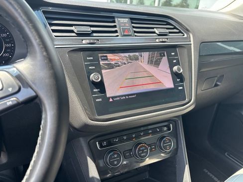 Used 2018 Volkswagen Tiguan SEL Premium AWD/4WD image 9