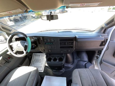 Used 2017 Chevrolet Express 2500 Extended RWD image 26