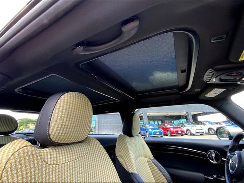 Certified 2024 MINI Cooper SE w/ MINI Resolute Edition image 22