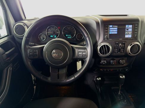 Used 2017 Jeep Wrangler Unlimited Rubicon w/ Cold Weather Group image 24