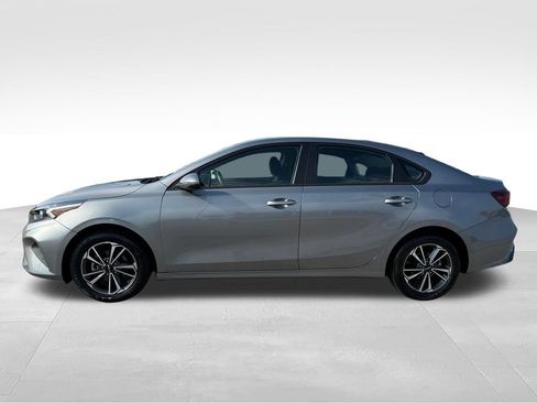 Used 2024 Kia Forte LXS FWD image 2