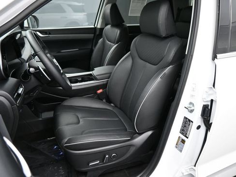 Used 2024 Hyundai Palisade SEL FWD image 16
