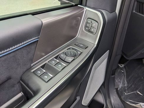 New 2026 Ford F250 Platinum AWD/4WD image 19
