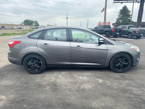 Used 2014 Ford Focus SE w/ SE Winter Package FWD image 36