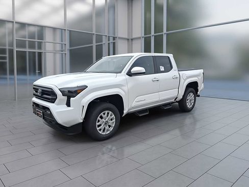New 2025 Toyota Tacoma SR5 image 3