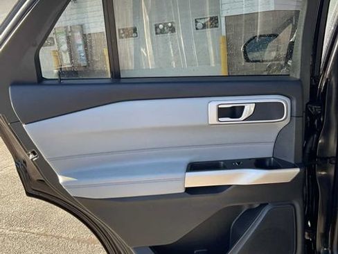 Used 2021 Ford Explorer XLT w/ Equipment Group 202A AWD/4WD image 40