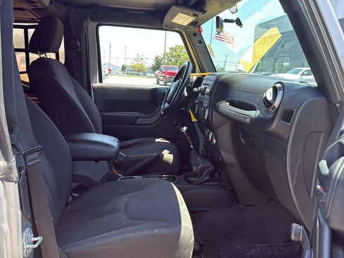 Used 2017 Jeep Wrangler Sport AWD/4WD image 11