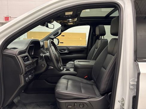 Used 2023 Chevrolet Suburban RST w/ Luxury Package AWD/4WD image 16