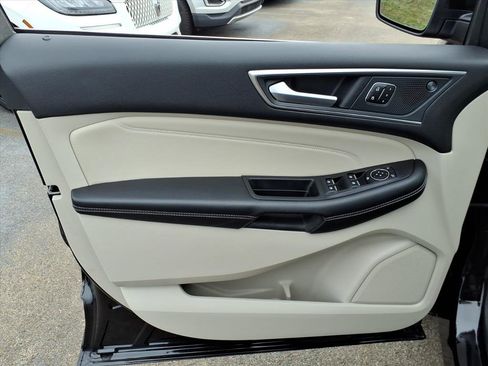 Used 2024 Ford Edge Titanium w/ Equipment Group 301A image 13