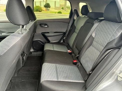 Certified 2023 Nissan Rogue SV FWD image 17