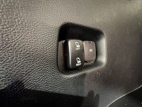 Used 2020 Ford Edge SEL w/ Cold Weather Package image 39