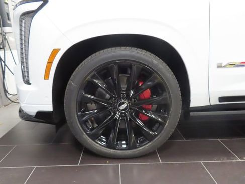 Certified 2026 Cadillac Escalade ESV V image 13