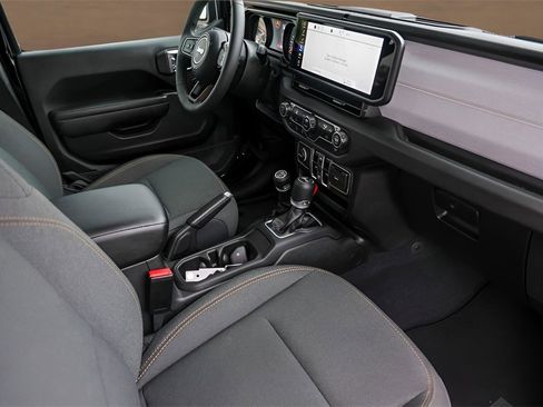 Used 2025 Jeep Wrangler Sport S image 28