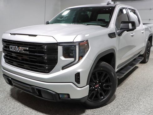 Used 2022 GMC Sierra 1500 Elevation w/ Elevation Premium Package image 34