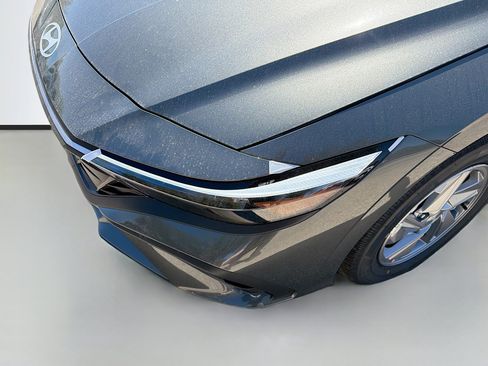 New 2026 Hyundai Elantra SE FWD image 9
