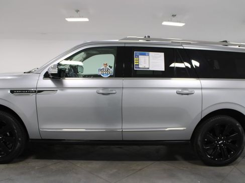 Used 2023 Lincoln Navigator L Black Label image 6