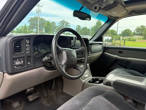 Used 2000 Chevrolet Tahoe LS w/ LS Preferred Equipment Group AWD/4WD image 9