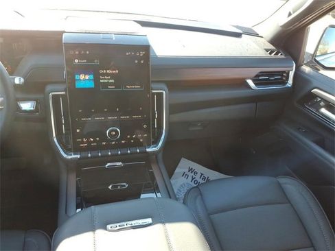 Used 2026 GMC Yukon Denali w/ Denali Reserve Package image 15