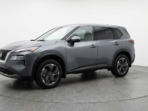 Used 2025 Nissan Rogue SV AWD/4WD image 3