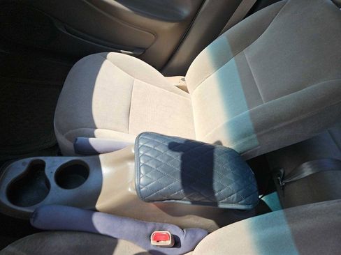 Used 1999 Ford Taurus LX image 22