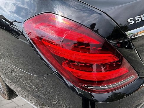 Used 2018 Mercedes-Benz S 560 4MATIC Sedan image 26