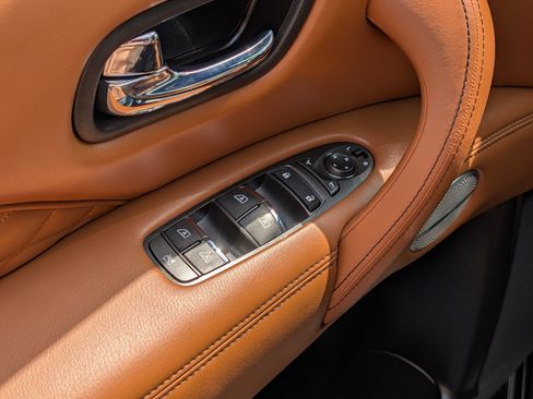 Certified 2024 INFINITI QX80 Sensory AWD/4WD image 19