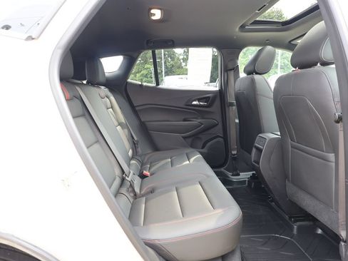 Certified 2026 Chevrolet Trax RS w/ Sunroof Package FWD image 30