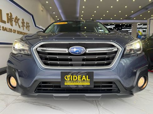 Used 2018 Subaru Outback 3.6R Limited AWD/4WD image 3