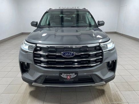 New 2026 Ford Explorer Active AWD/4WD image 2