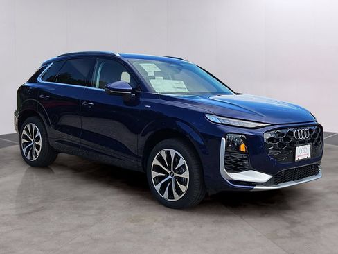 New 2026 Audi Q3 quattro 2.0T AWD/4WD image 2