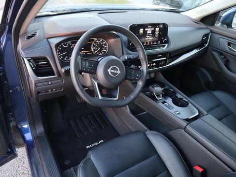 Used 2023 Nissan Rogue SL w/ SL Premium Package image 21