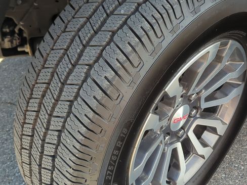 Used 2022 GMC Sierra 1500 AT4 w/ AT4 Premium Package image 12