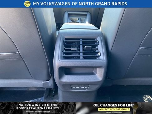 New 2026 Volkswagen Tiguan SE R-Line AWD/4WD image 18