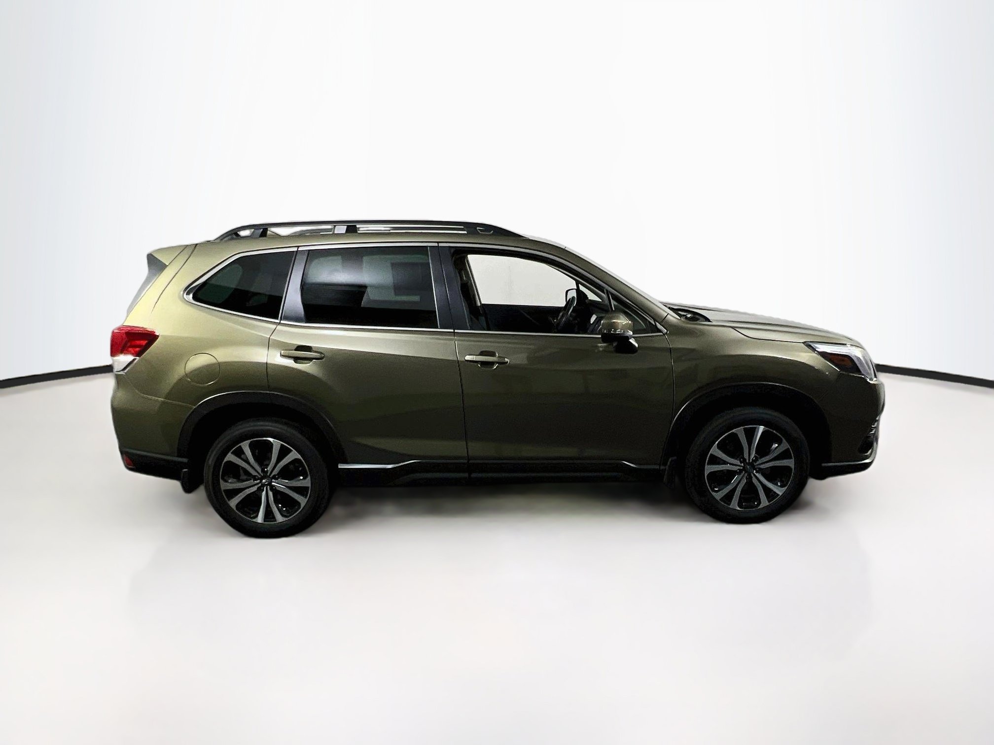 Used 2023 Subaru Forester Limited AWD/4WD image 4